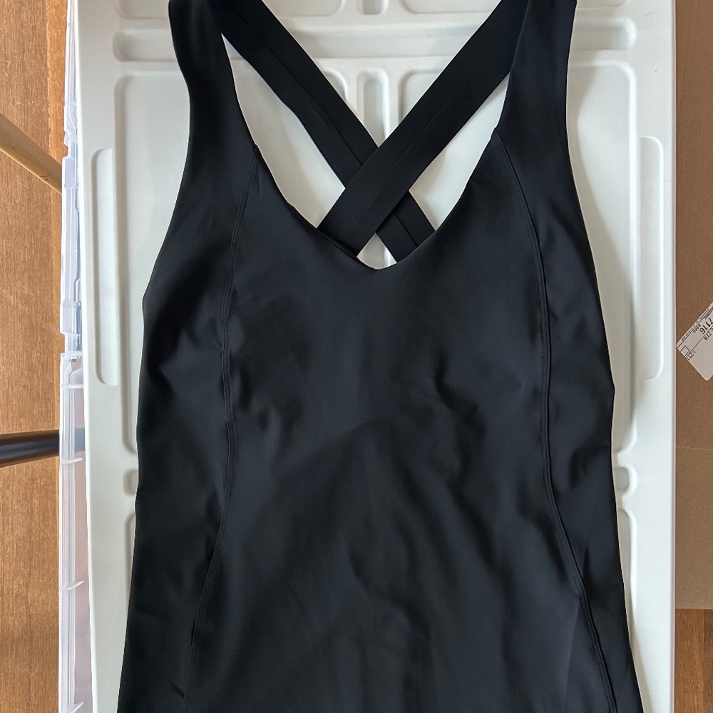 Lululemon Cross Back Tank with Built In Bra Black Sz 4